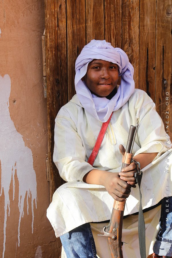 Béchar : Très Jeune Baroudeur venu fêter la Fezaa à Beni Abbess le jour du Mawlid