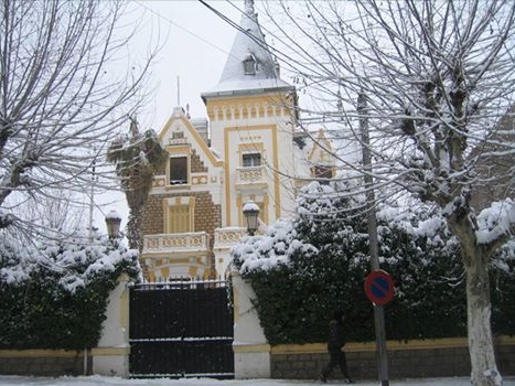 Le Chateau Rousseau.