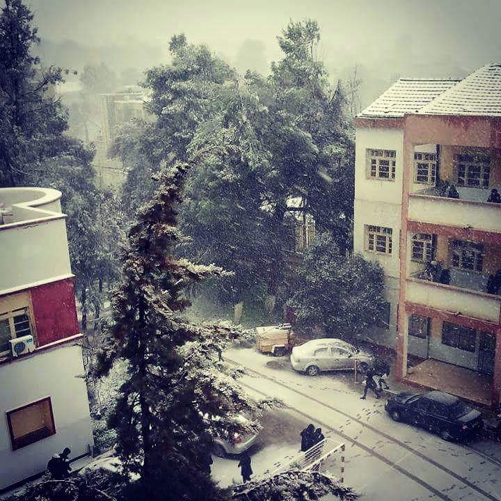 vue sur la cour du lycée Ibn Rostom