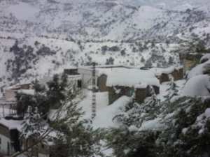 Neige de février 2012 à Bouzelatène