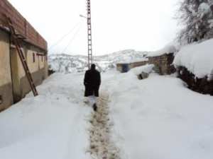 Neige de février 2012 à Bouzelatène