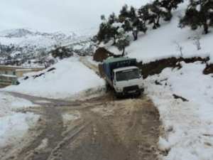 Neige de février 2012 à Bouzelatène