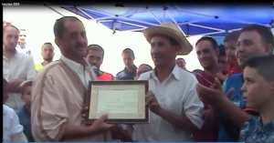 Ambiance de fête à Bouzelatène