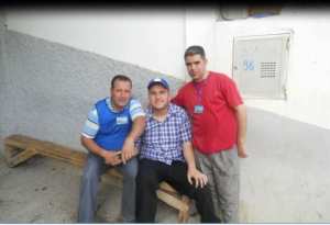 Ambiance de fête à Bouzelatène