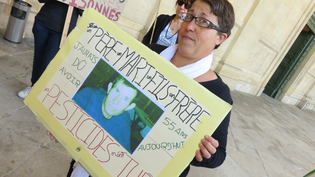 Planète - Marie-Lys Bibeyran devant la Cour d’Appel de Bordeaux pour faire reconnaître la maladie professionnelle de son frère, une maladie liée «aux produits de la vigne»