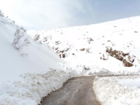 Neige de février 2012 à Bouzelatène