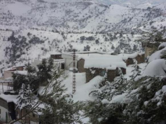 Neige de février 2012 à Bouzelatène