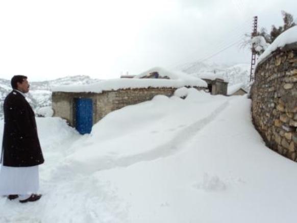 Neige de février 2012 à Bouzelatène