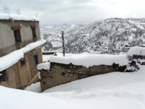 Neige de février 2012 à Bouzelatène