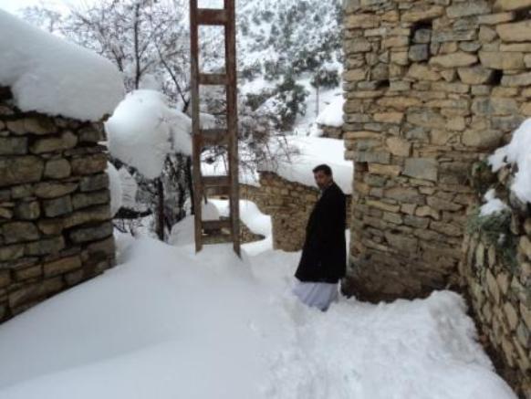 Neige de février 2012 à Bouzelatène