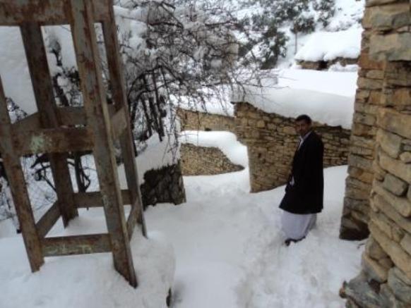 Neige de février 2012 à Bouzelatène