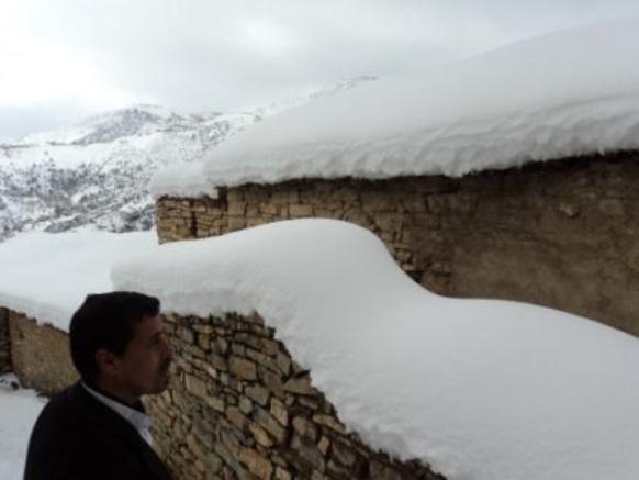 Neige de février 2012 à Bouzelatène