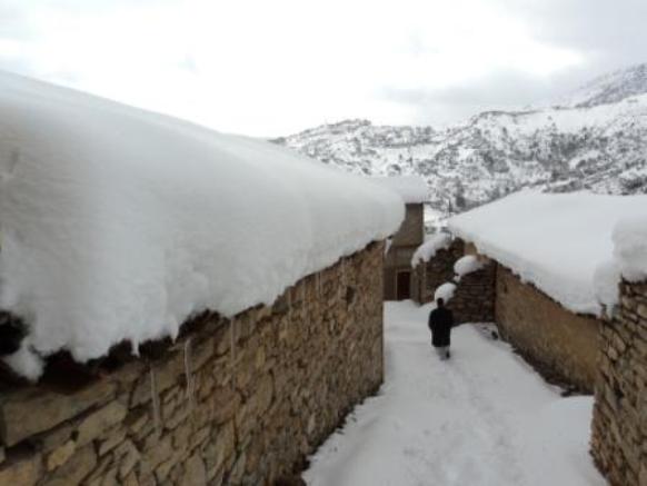 Neige de février 2012 à Bouzelatène