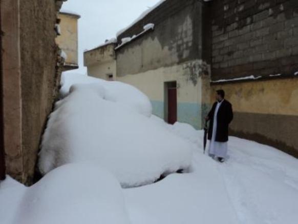 Neige de février 2012 à Bouzelatène