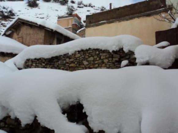Neige de février 2012 à Bouzelatène