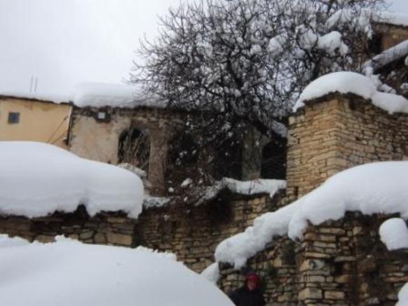 Neige de février 2012 à Bouzelatène