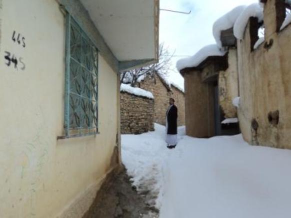 Neige de février 2012 à Bouzelatène