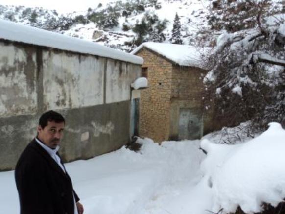 Neige de février 2012 à Bouzelatène