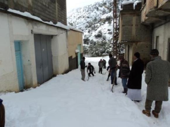 Neige de février 2012 à Bouzelatène