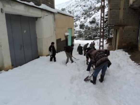 Neige de février 2012 à Bouzelatène
