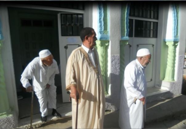 Ambiance de fête à Bouzelatène