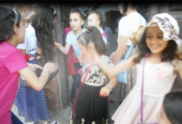 Ambiance de fête à Bouzelatène