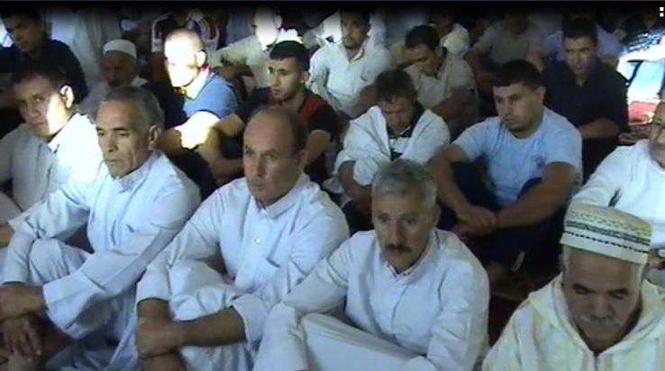 Ambiance de fête à Bouzelatène