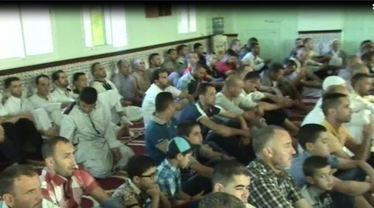 Ambiance de fête à Bouzelatène