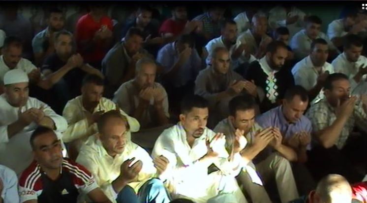 Ambiance de fête à Bouzelatène