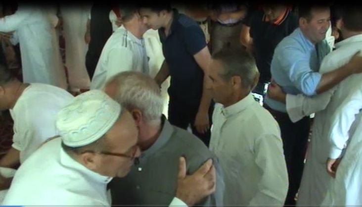 Ambiance de fête à Bouzelatène