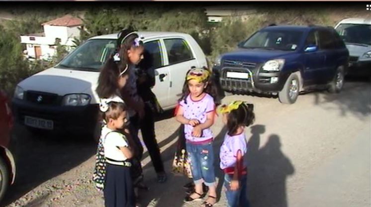 Ambiance de fête à Bouzelatène