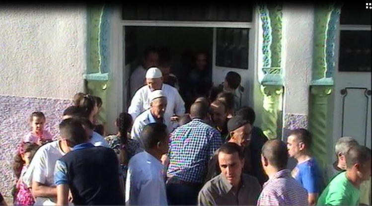 Ambiance de fête à Bouzelatène