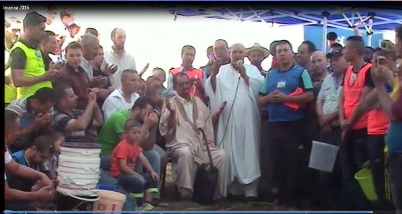 Ambiance de fête à Bouzelatène