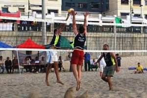 TOURNOI DE BEACH-VOLLEY Quatorze paires participent à Tlemcen