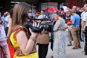 Journaliste Kabyle à l'ouverture Raconte-Arts 2017 (Ath Ouabane)