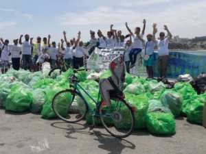 Annaba - Khaled Boudebouz. Membre du club  Green Bike . Notre objectif: Une Algérie propre