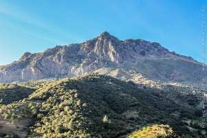 Randonnée pédestre dans les monts Djurdjura près d'Ait ouabane