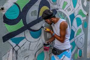 Jeune plasticien au Festival international raconte-arts La 14e édition à Aït Ouabane