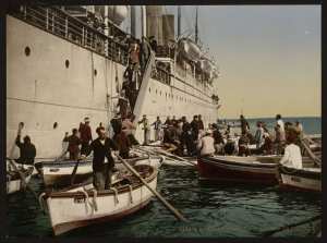 Passagers débarquant d’un navire à Alger (Photos d'Alger entre 1890 et 1899)