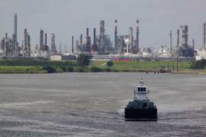 Planète - DÉRÈGLEMENT CLIMATIQUE / Explosion programmée d’une usine chimique d’Arkema au Texas: comment l’ouragan Harvey met à nu les mythes de l’industrie pétrolière