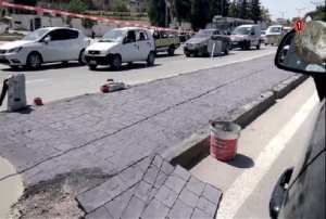 Constantine - Terre-plein du boulevard de la Soummam: Quand le béton remplace la pelouse