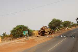 Char abandonné à BOUKANOUNE Se trouvant à la frontière algéro-marocaine, elle se situe juste en face de la ville marocaine d'Ahfir.