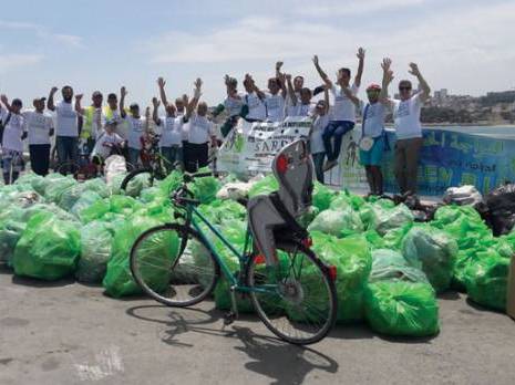 Annaba - Khaled Boudebouz. Membre du club 