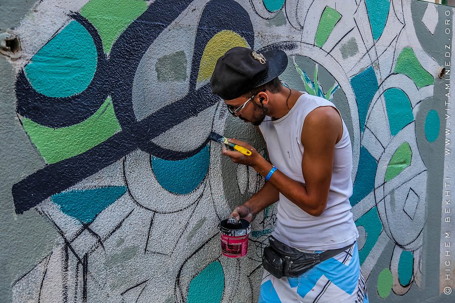 Jeune plasticien au Festival international raconte-arts La 14e édition à Aït Ouabane