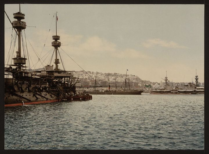 Navires de guerre dans le port d’Alger (Photos d'Alger entre 1890 et 1899)