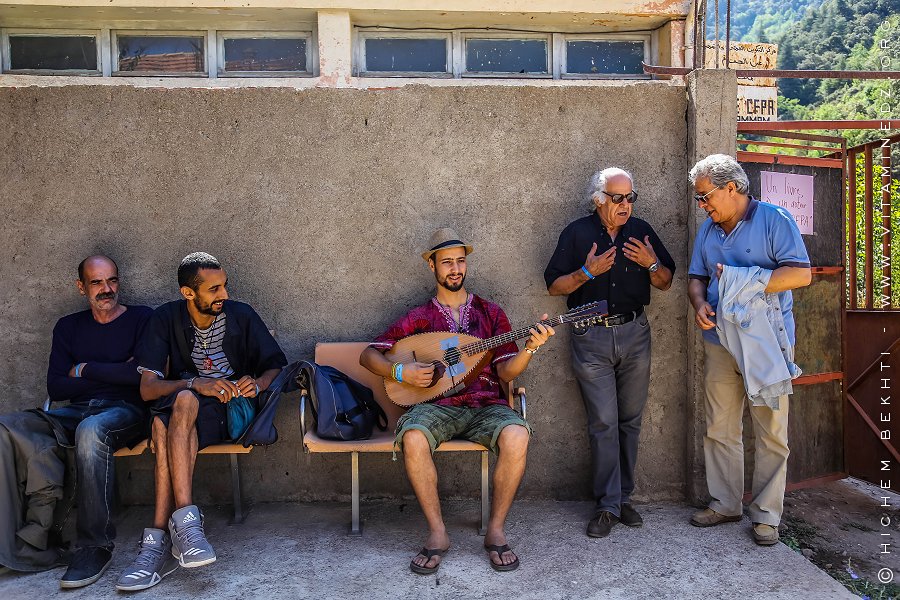 Le musicien Omar Bennacer toujours présent au Festival international raconte-arts - La 14e édition à Aït Ouabane