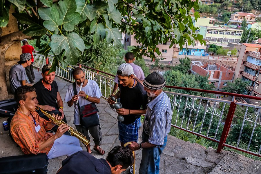 Un p'tit groupe improvisé au Festival international raconte-arts La 14e édition à Aït Ouabane