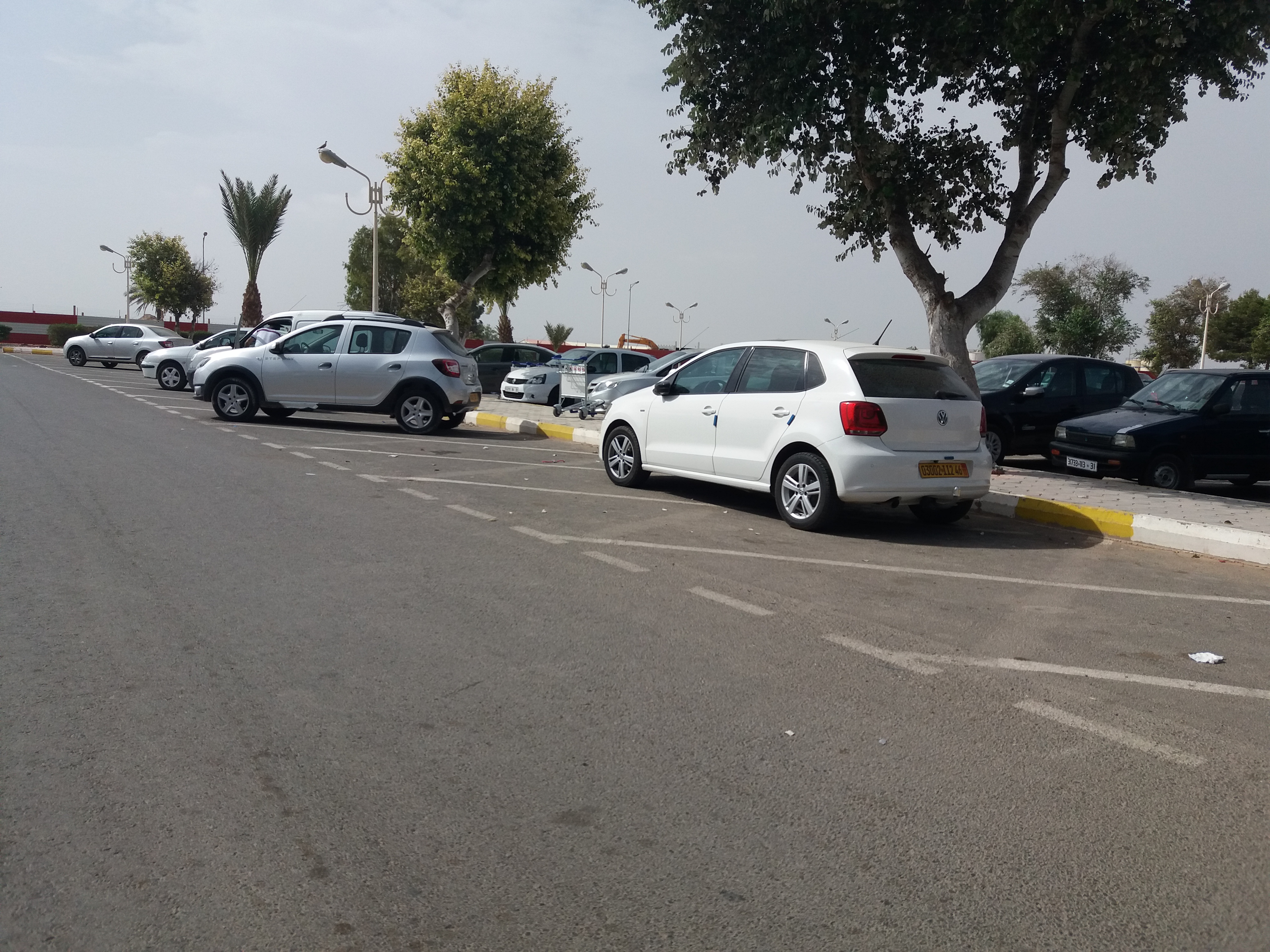 Parking Aeroport d'Oran, stationnement d'un Temouchentois