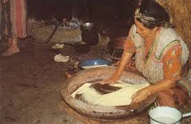 Le couscous  a la main ...