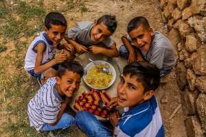 Enfants autour d'un couscous - Waada Sidi khlifa, El kheither 2017
